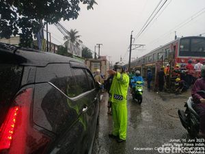 Polisi: KCI Minta Ganti Rugi Kerusakan Tabrakan Angkot Vs KRL di Depok