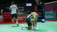 Apri/Fadia kalah 13-21, 13-21.