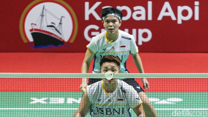 Ganda putri Indonesia Apriyani Rahayu/Siti Fadia Silva Ramadhanti dikandaskan ganda Jepang Yuki Fukushima/Sayaka Hirota di perempatfinal Indonesia Open 2023.