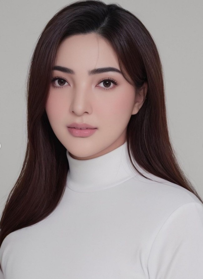 Ashanty mengunggah beberapa foto hasil editan AI. Tapi dia justru disebut mirip artis China. “Bunda mirip bintang drama cina xu lai….” komentar netizen. Foto: Instagram