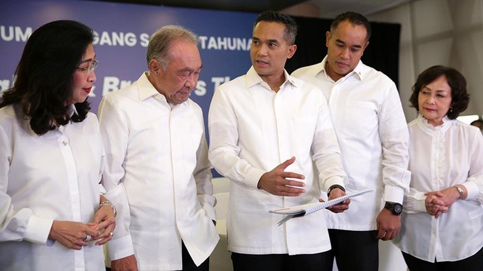 Bakrie & Brothers Raih Pendapatan Rp 3,62 Triliun PT Bakrie & Brothers Tbk menorehkan kinerja keuangan menggembirakan sepanjang 2022 lalu dengan meraih pendapatan bersih sebesar Rp 3,62 triliun di sepanjang tahun 2022, tumbuh sebesar 51,52 persen dibandingkan tahun sebelumnya yang tercatat sebesar Rp2,39 triliun.
