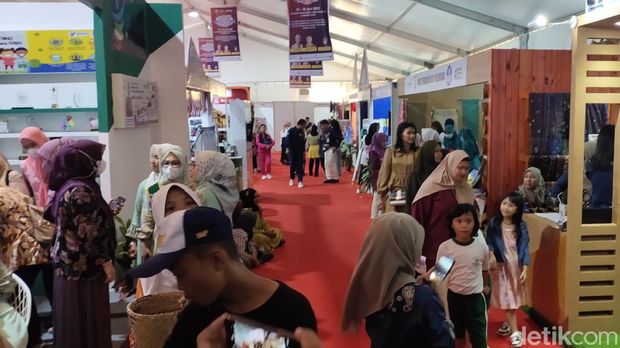 Berbagai UMKM memeriahkan pameran yang digelar Pemkot Palembang