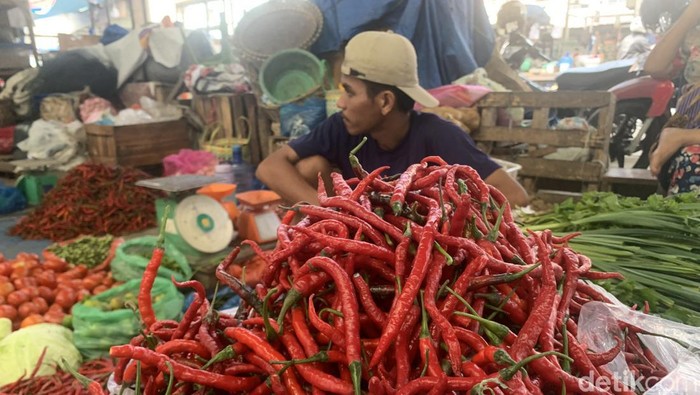 Cabai merah di Pasar Raya MMTC. (Foto: Kartika Sari)