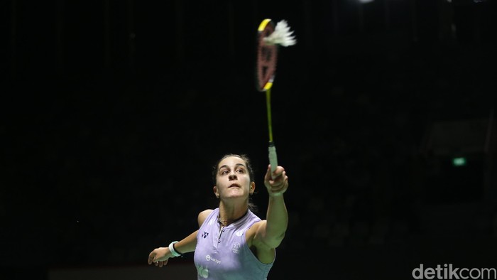Pebulu tangkis Spanyol Carolina Marin menyingkirkan wakil Taiwan Tai Tzu Ying dari babak perempatfinal Indonesia Open 2023.