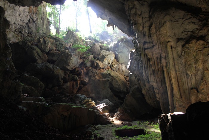 Gua Tam Pa Ling, saksi manusia sudah hidup di Asia Tenggara dari 68.000-86.000 tahun yang lalu.