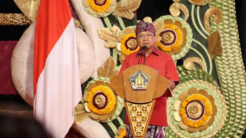 Gubernur Bali Wayan Koster