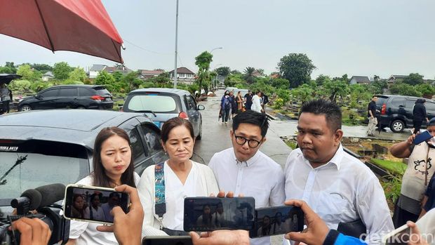 Keluarga Moses Bagus Prakoso kaji polisikan pelaku tabrak lari dengan pasal pembunuhan.