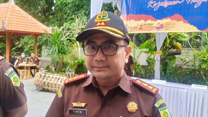 Kepala Kejaksaan Negeri Karangasem Endang Tirtana, Kamis (15/6/2023). (I Wayan Selamat Juniasa)