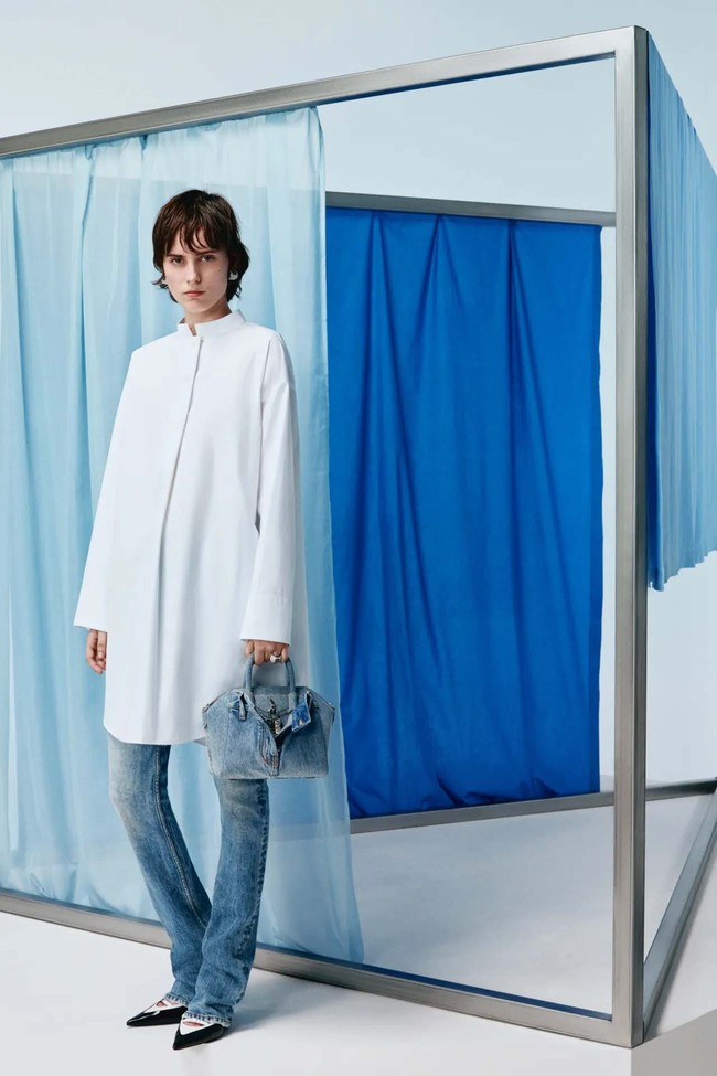 Inilah koleksi terbaru Givenchy Resort 2024. Foto: dok. Givenchy.
