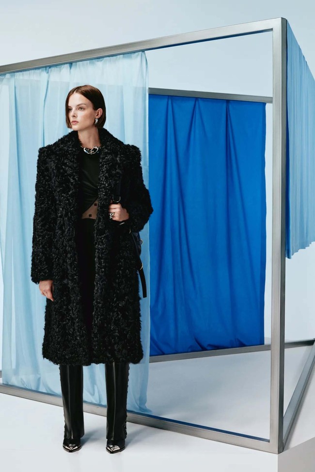 Inilah koleksi terbaru Givenchy Resort 2024. Foto: dok. Givenchy.