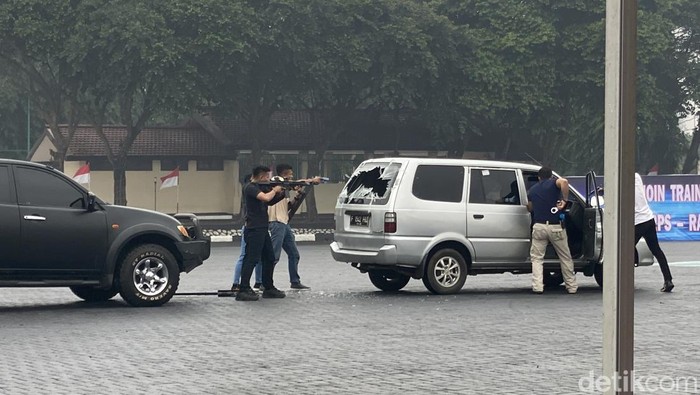Latihan gabungan Brimob dan Kepolisian Prancis