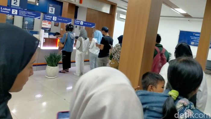 loket stasiun pasar turi
