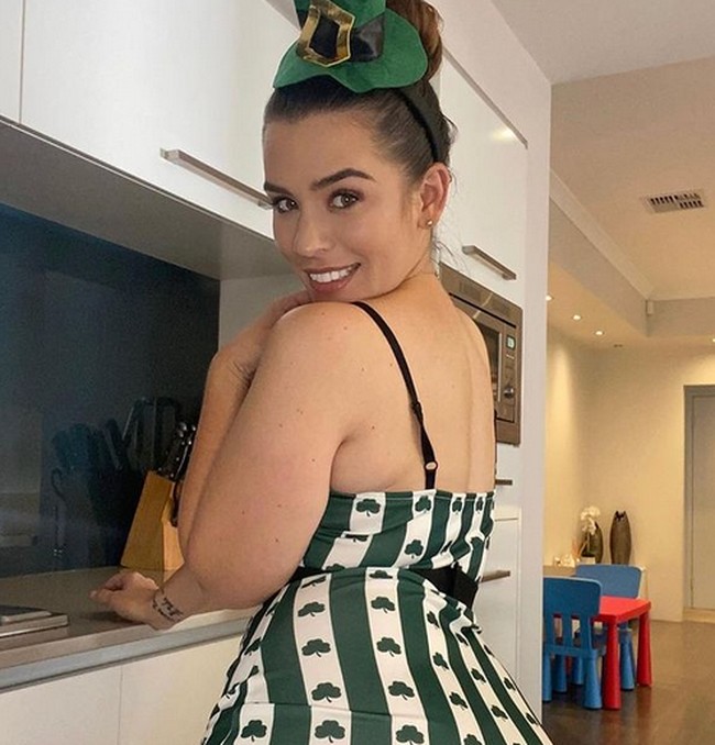 Bagaimana tidak, Lucy hanya memberikan perhatian ke sejumlah pria yang telah membayarnya. Penghasilannya dalam sehari bisa mencapai Rp 18 juta. Foto: dok. Instagram