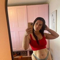 Jobdesk Lucy dimulai sejak pagi dengan mengucapkan selamat pagi untuk para ‘kekasihnya’. Kemudian dia akan mengobrol dengan mereka tentang rencananya kesehariannya dan hal-hal romantis lain seperti pasangan normal. Foto: dok. Instagram