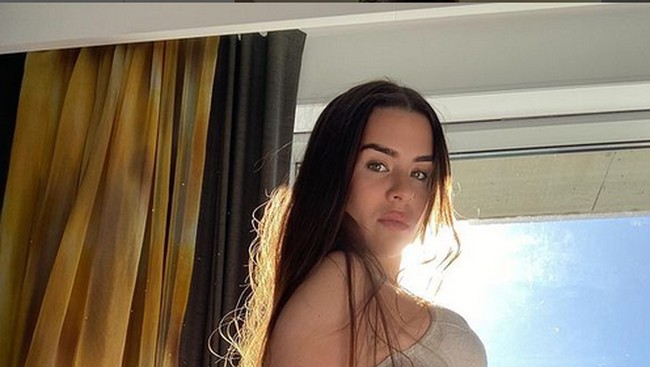 Menjadi pacar profesional tidak membuat Lucy tertekan karena tidak selalu tentang seks. Lucy mengatakan bahwa dia membuat vibe pacaran yang terkoneksi lebih dalam layaknya orang sedang di mabuk cinta. Foto: dok. Instagram