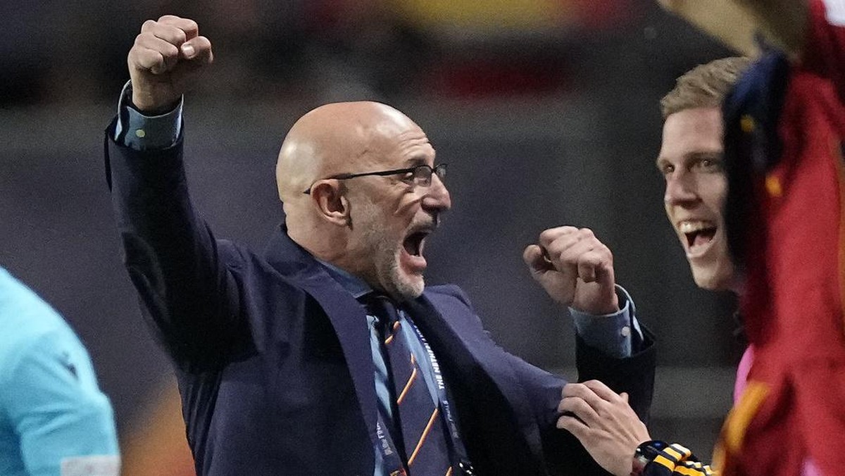 Luis de La Fuente merayakan kelolosan Spanyol ke final Nations League 2023 (AP/Martin Meissner)