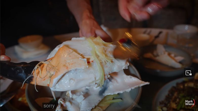 Mark Wiens cicip kepiting raksasa, king crab Tasmania seberat 5 kilogram