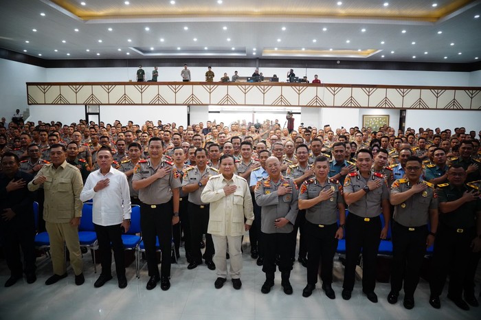 Menhan Prabowo Subianto jadi narasumber dialog kebangsaan di Sespim Lemdiklat Polri, Lembang, Bandung, Jabar, Jumat (16/6/2023).