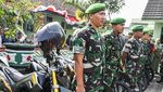 Momen Prabowo Disambut Warga saat Kunker di Lembang