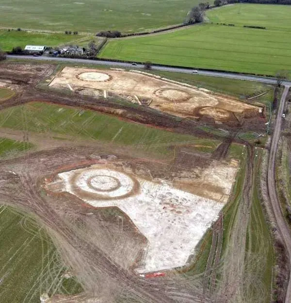 Pemakaman purba 4.400 tahun dekat Stonehenge.