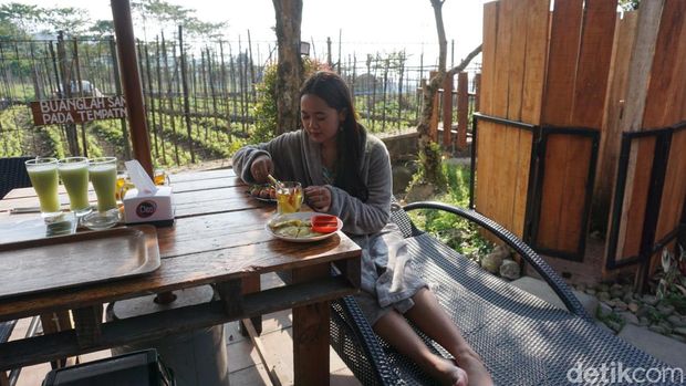 Pemandian air panas ala onsen Jepang di Mojokerto