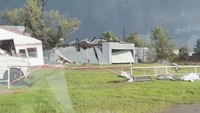 Peringatan tornado, badai petir hebat, dan banjir bandang berlaku di beberapa bagian di negara bagian Colorado, Oklahoma, Arkansas dan Florida.