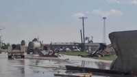 Dilansir kantor berita AFP, Jumat (16/6/2023), jutaan orang di beberapa negara bagian AS saat ini berada di bawah peringatan cuaca buruk karena badai berbahaya yang dipicu oleh suhu tinggi menghantam wilayah-wilayah tersebut, membawa tornado, badai petir, dan hujan es seukuran bola golf.