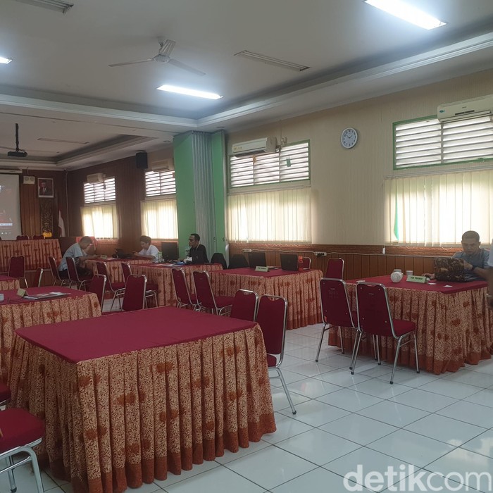 Potret Suasana Posko PPDB Jakarta Pusat di SMKN 1 & SMKN 14