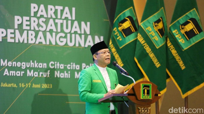PPP menggelar rapat pimpinan nasional untuk menghadapi Pemilu 2024 di di Hotel Sultan, Jakarta, Jumat (16/6). Selain strategi Pemilu, Rapimnas juga membahas tugas Sandiaga Uno.