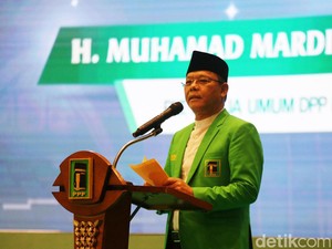 Mardiono: Seandainya Bisa, Saya Ingin Dilahirkan dari Rahim Tien Soeharto