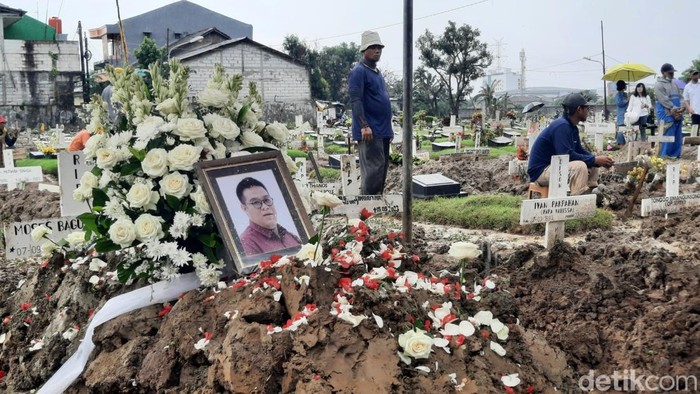 Prosesi pemakaman Moses Bagus Prakoso, korban tabrak lari di Cakung