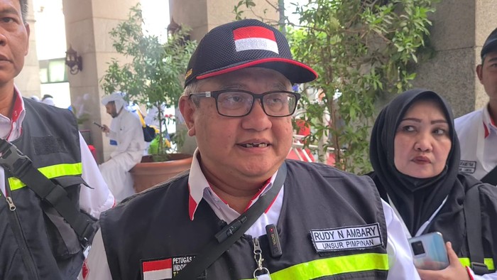 Ribuan Jemaah Haji Khusus Menuju Makkah