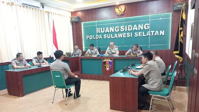 Sidang etik pemecatan oknum polisi anggota Polda Sulbar terlibat sabu.
