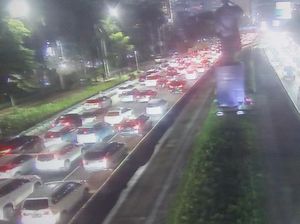 Jelang Akhir Pekan, Jalanan Jakarta Macet di Sejumlah Titik