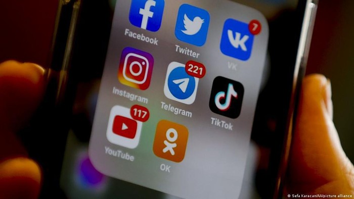 Survei: Influencer Salip Jurnalis sebagai Sumber Berita