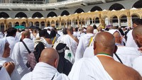 Menara Clock Tower yang terkenal, menjadi penanda Masjidil Haram dari kejauhan bahkan berkilometer jauhnya dari Masjidil Haram. Foto: Dadan Kuswaraharja