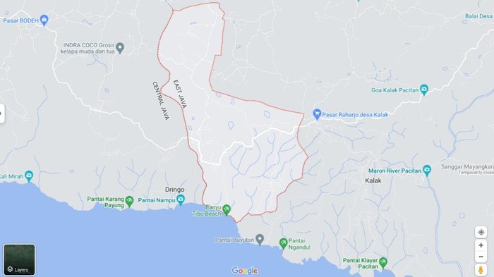 Kabupaten Pacitan layak disebut sebagai wilayah Jawa Timur paling Barat. Di Kabupaten ini ada titik 0 atau ujung barat dari Jatim.