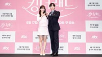 Ini merupakan kali pertama Yoona dan Junho disatukan dalam drama Korea. Antisipasi buat King the Land makin tinggi gegara mereka sempat kolaborasi di panggung K-Pop akhir tahun lalu. (Foto: dok. Netflix)