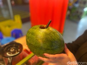 5 Jajanan Enak Terbaru di G Town Square, Roti Thailand hingga Es Semangka