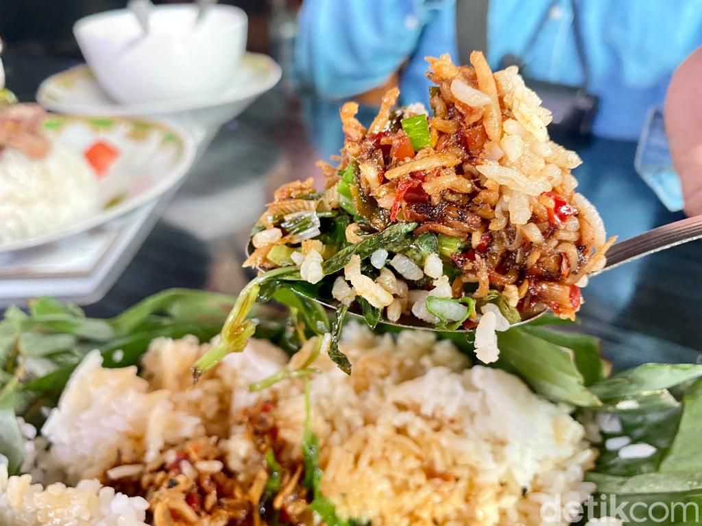 Di Belakang Mall Kota Kasablanka Ada Sop Janda dan Ayam Geprek Viral