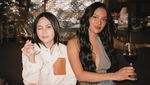Gaya Keren Erica Carlina saat Minum Wine di Kelab Malam