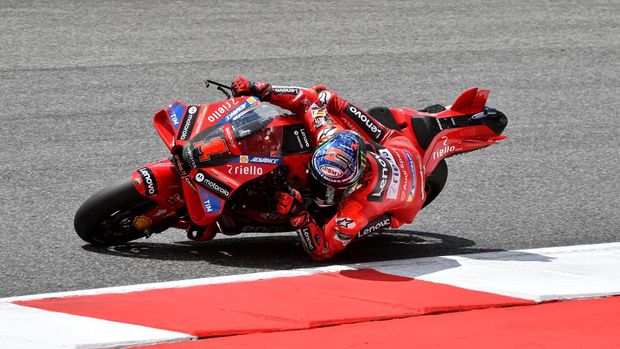 MotoGP - Italian Grand Prix - Mugello Circuit, Scarperia e San Piero, Italy - June 11, 2023 Ducati Lenovo Team's Francesco Bagnaia in action during the race REUTERS/Jennifer Lorenzini