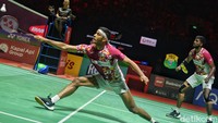Gim pertama dimenangkan oleh Kang Min Hyuk/Seo Seunh Jae dengan skor 21-17. 