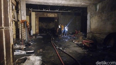 Potret Kebakaran Gudang Sepatu-Sandal di Gorontalo Padam Setelah 34 Jam
