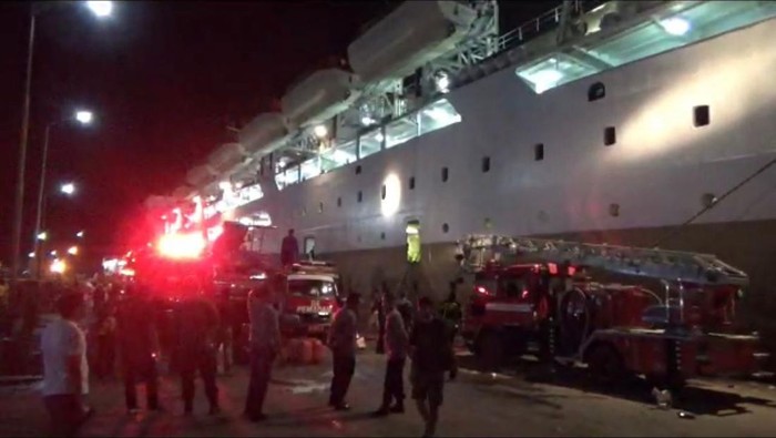 KM Bukit Siguntang di Pelabuhan Parepare terbakar.