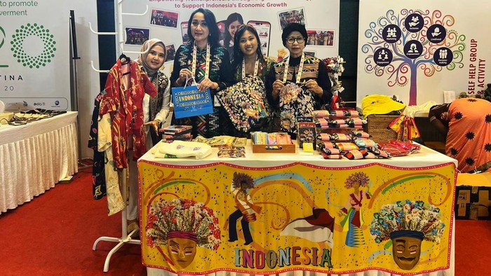 W20 Summit digelar di India. Acara itu juga dihadiri oleh Ketua Umum Kongres Wanita Indonesia (Kowani) Giwo Rubianto Wiyogo.