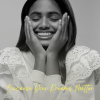 Tak lama setelah terkenal, ia dilirik membintangi iklan dari brand skincare terkanal, Forest Essentials. Maleesha mengaku sangat senang karena bermimpi jadi model sejak kecil. Aku selalu ingin jadi model. Aku mulai bermimpi jadi model sejak usia lima tahun. Aku sangat senang. Aku bermimpi jadi supermodel suatu hari nanti, kata Maleesha.Foto: Instagram Maleesha Kharwa