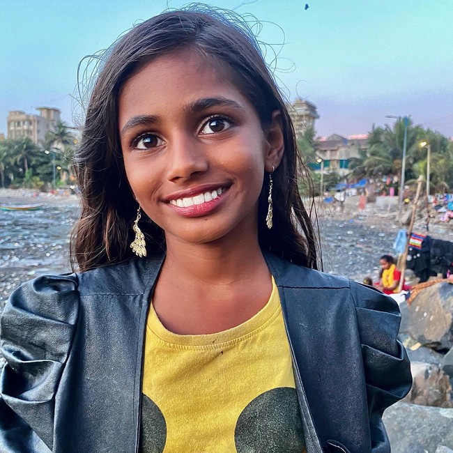 Gadis 15 tahun tersebut memang memiliki paras yang menawan dengan hidung mancung dan matanya yang indah. Rambut panjangnya yang terurai juga menambah daya tarik sang model.Foto: Instagram Maleesha Kharwa