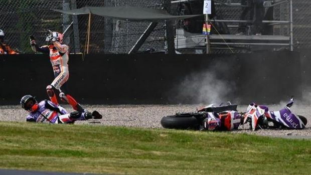 Marc Marquez hantam Johann Zarco di MotoGP Jerman.