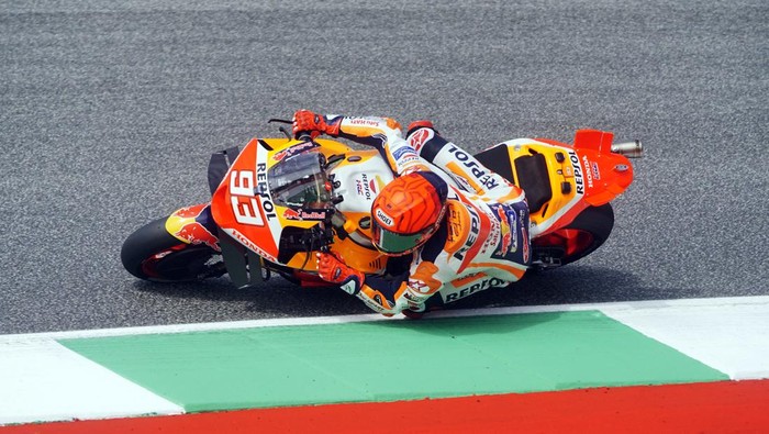MotoGP rider Marc Marquez speeds on his Honda during practice for the Grand Prix of Italy at the Mugello racetrack, Italy, Friday, June 9, 2023. (Alessandro La Rocca/LaPresse via AP)